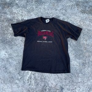 Vintage NFL tshirt Buccaneers lee sport